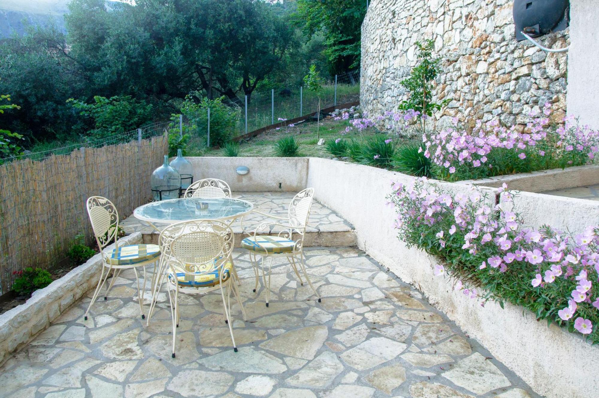 Lemon Tree House *